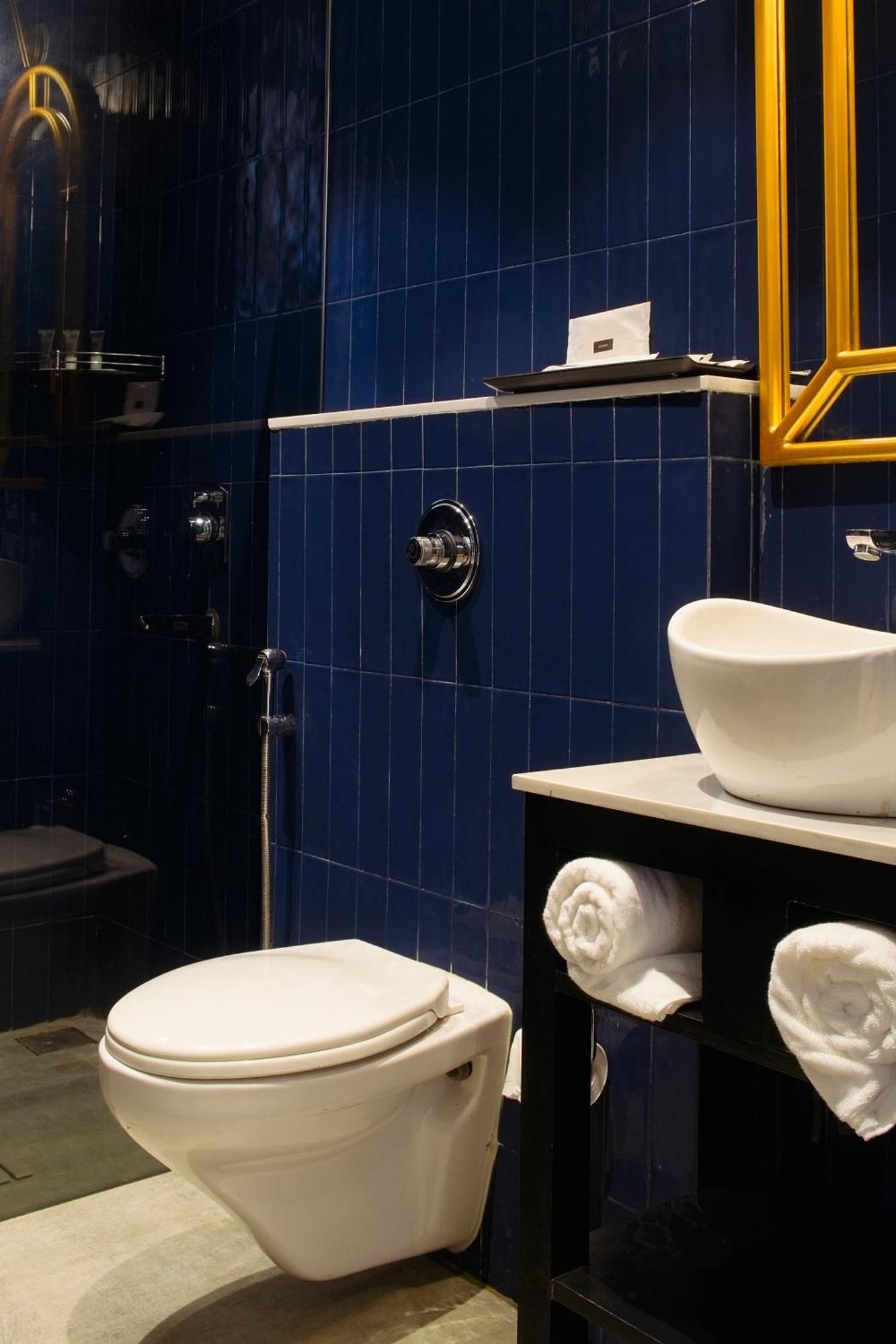 Mademoiselle Boutique And Cafe Hotel 4*