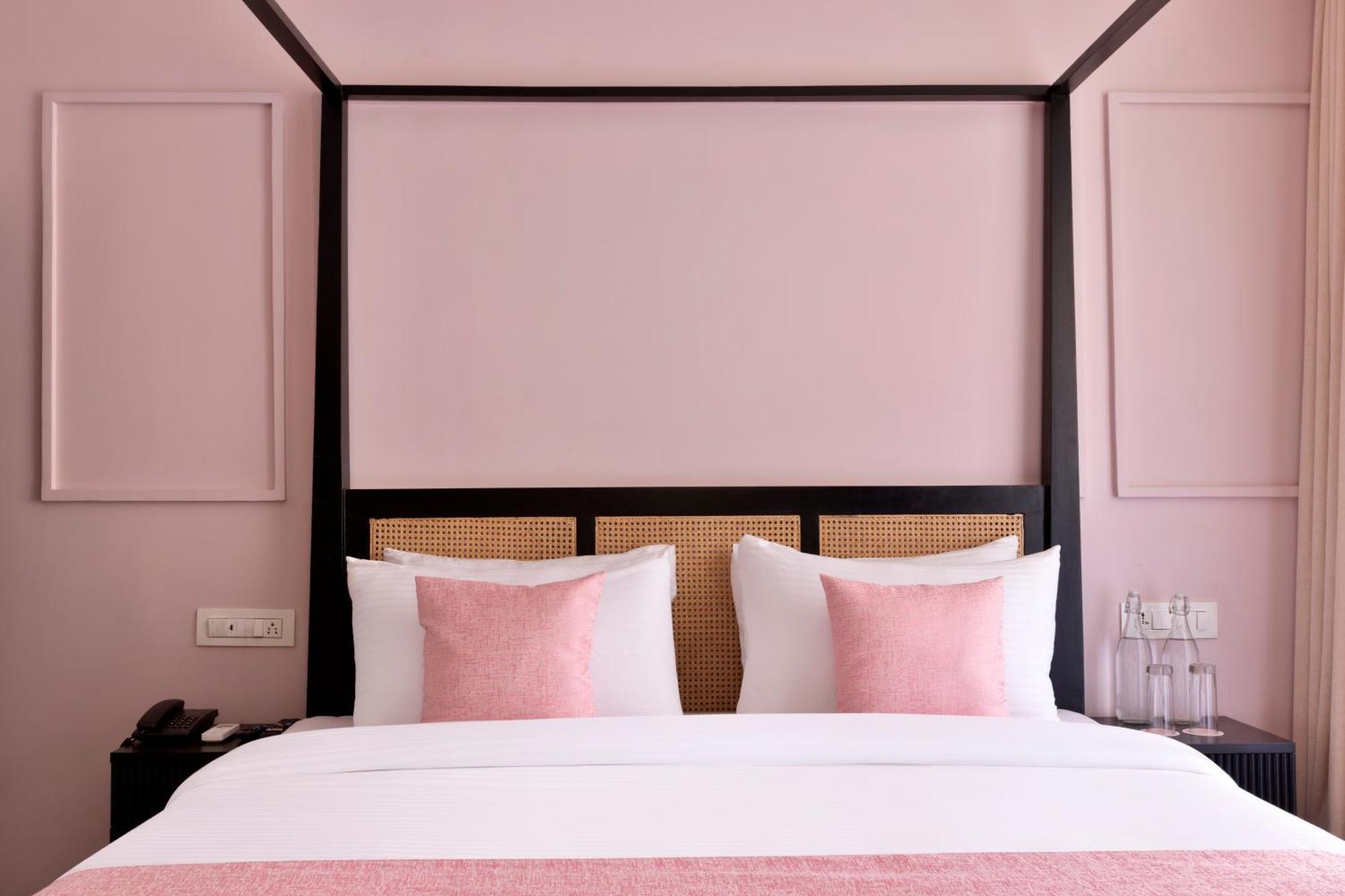 Hotel Mademoiselle Boutique And Cafe 4*